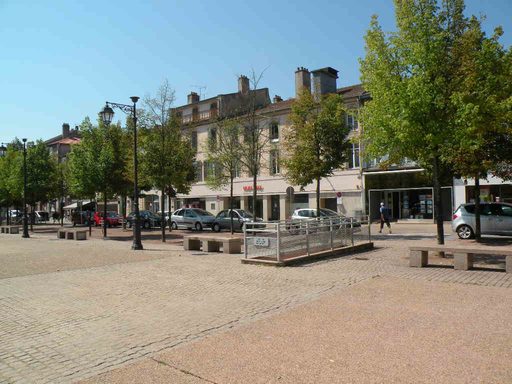  Moonoprix, place Léopold